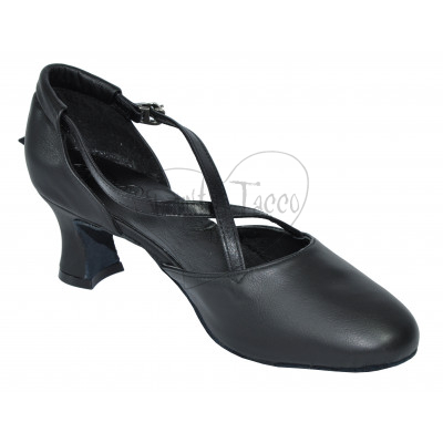 Closed toe shoes, comfy for every kind of dances