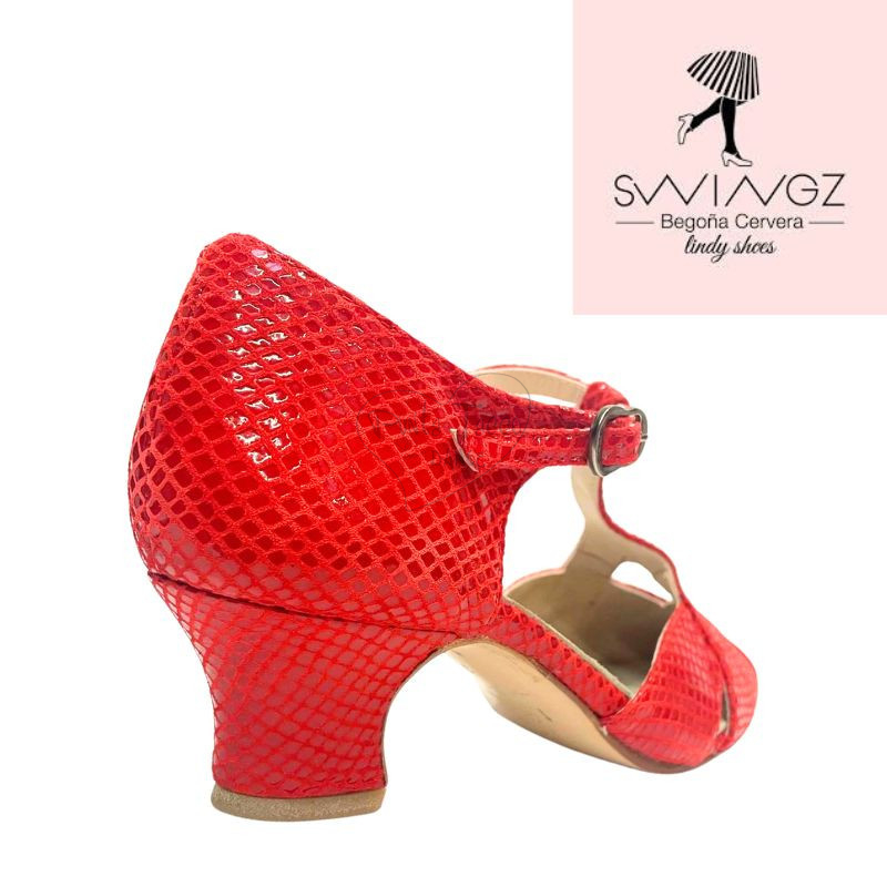 BEGONA CERVERA CLASSICO ESPANOL SCARPA SWING